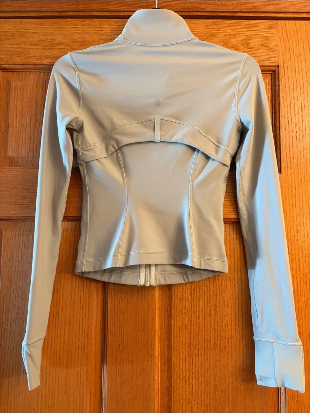 Lululemon Women’s Define Cropped Mint Green Zipper Jacket w/zipper pockets Sz 2